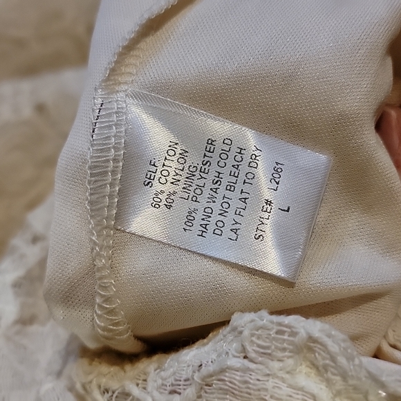 NWT Cream Lace Dress - Picture 7 of 8